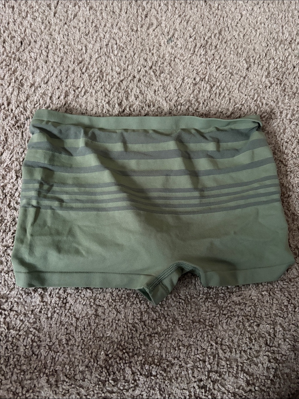 Aerie Seamless Olive Green Women’s Shorts small hole - ( never worn )